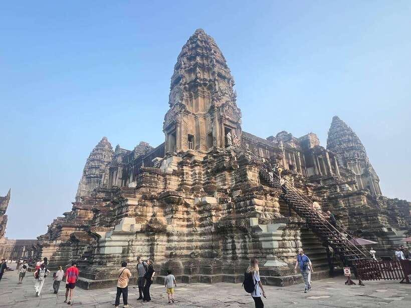 1-Day Angkor Wat Private Tour with Spanish Tour Guide. - Royal platforms at Phimeanakas and the terraces