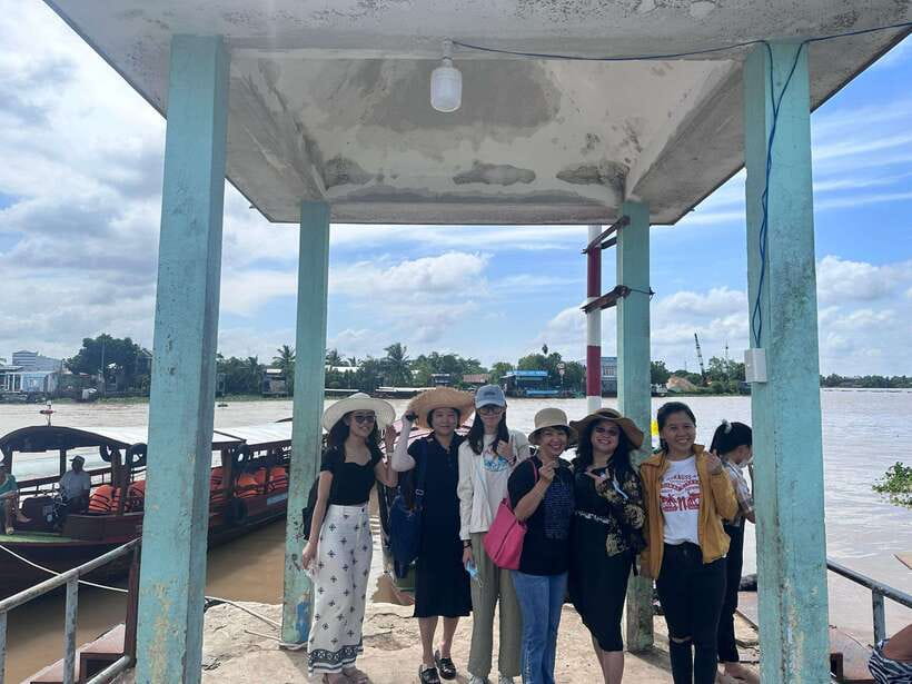 1-Day Mekong Delta | Cai Be - Vinh Long - The early road to Cai Be