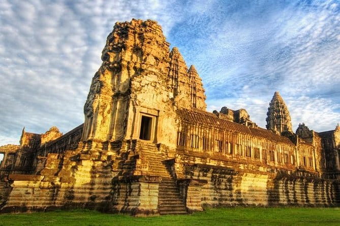 1 day special Tour: Angkor Wat,Bayon,Ta Prohm, Bantey srei and Beng Mealea - Ta Prohm: the temple where nature takes the stage