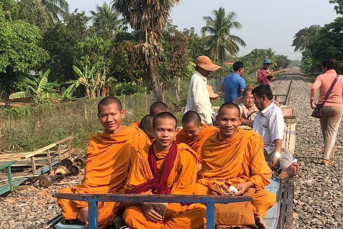 1 day special Tour: Angkor Wat,Bayon,Ta Prohm, Bantey srei and Beng Mealea - Banteay Srei: the finest detail on a smaller scale