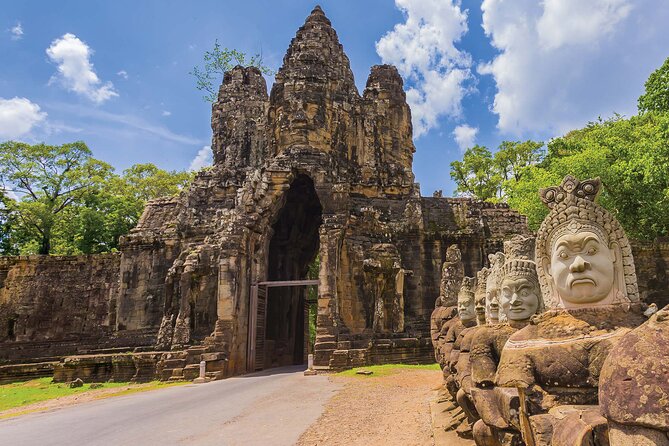13 Days Private Tour to Cambodia, Angkor Wat and Vietnam - Halong Bay adds one proper night on the water
