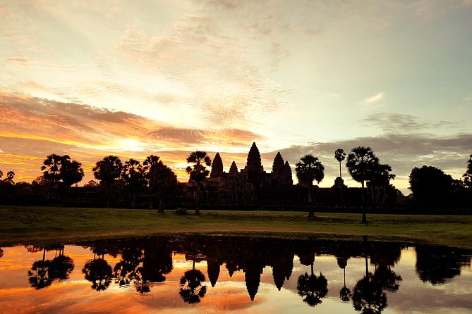 1day Private tour, Angkor sunrise,all main temples, Banteay srei - Leaving Siem Reap before dawn