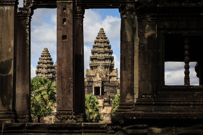 2-Day : Angkor Sunrise, Kompong Phluk Sunset & Banteay Srei Tour - Banteay Srei, the reason for the rough-road vehicle