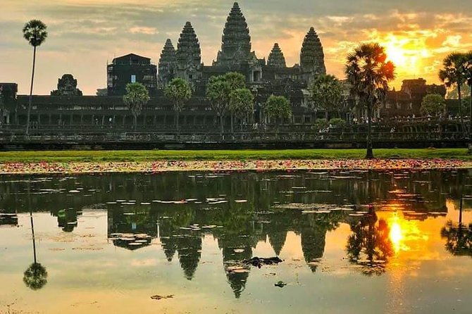 2-Day Angkor Wat Sunrise tour, Banteay Srei & Tonle Sap lake - The 4:40 AM Angkor Wat sunrise