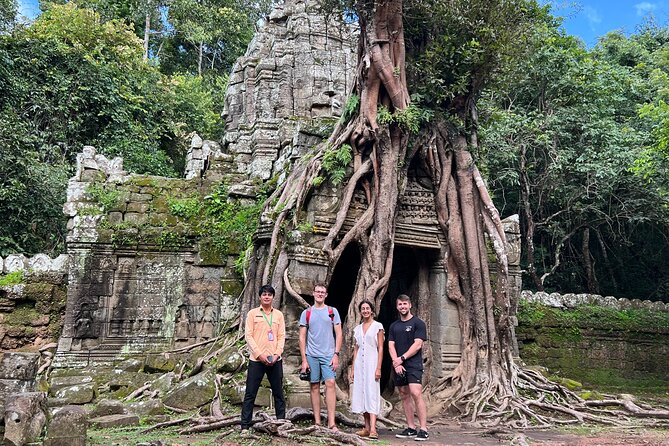 2-Day Angkor Wat Tour with Banteay Srei and Floating Village - Day one: Angkor Thom and the great central temples