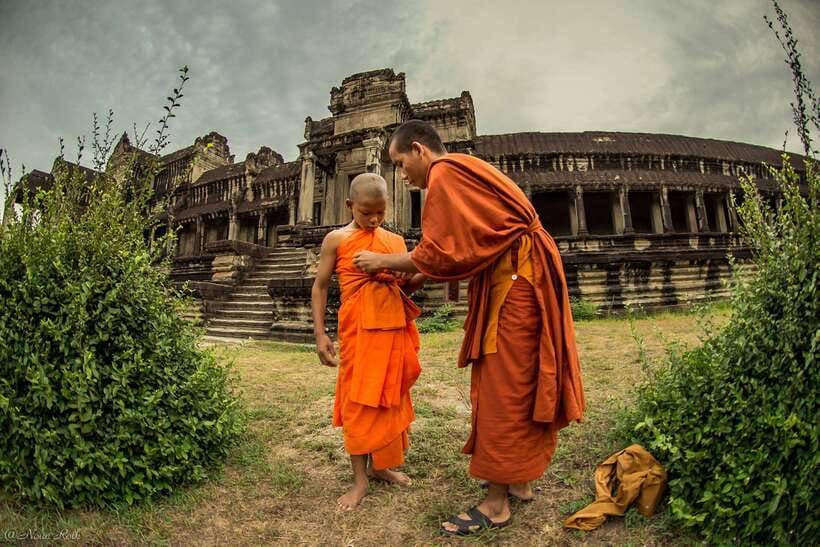 2-Day Angkor Wat With Small, Big Circuit & Banteay Srei Tour - Royal walls, terraces, and a hilltop sunset