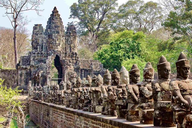 2-Day Best of Angkor Wat and Tonle Sap Lake Tour - Ta Prohm and the power of the jungle