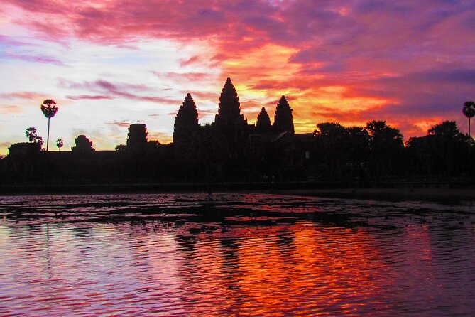 2-Day Phnom Penh to Siem Reap and Angkor Wat Temples - Kampong Kdei and the Dragon Bridge