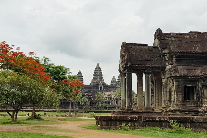 2 Day private tour: Small tour, Big tour, sunrise and sunset,floating village. - Two full days that connect Angkor and Tonle Sap