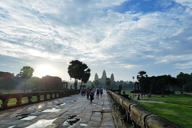 2 Day private tour: Small tour, Big tour, sunrise and sunset,floating village. - Angkor Wat at sunrise and sunset