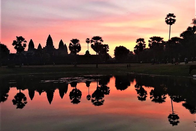 2 Days Exclusive Temple Highlights with Sunset and Sunrise Tour - The guide and driver make the long days work