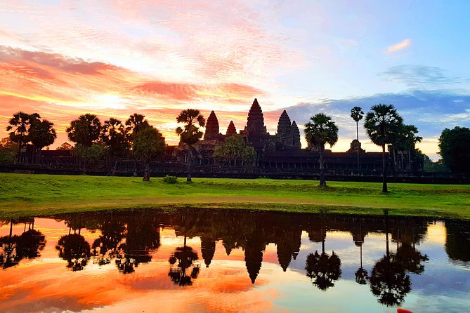 2-Days Private Tour in Angkor Sunrise, Banteay Srei and Beng Mealea Temple - Day one begins at 4:45 am at Angkor Wat