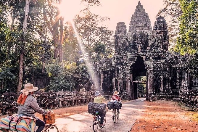 2-Days Tour (The Best Historical of Khmer Empire) - Sunset from Pre Rup