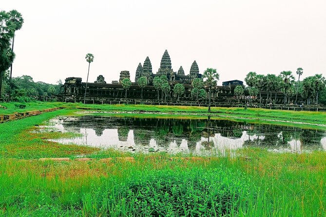 2 Days Tuk Tuk Private Tour of Angkor - Day one: Ta Prohm and the Small Tour