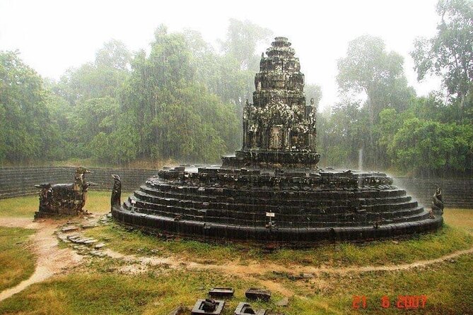 2days Explore Angkor wat Small Tour & Big Tour + Banteay Srei (Private tour) - Eastern Mebon and Pre Rup show temple design in a bolder form