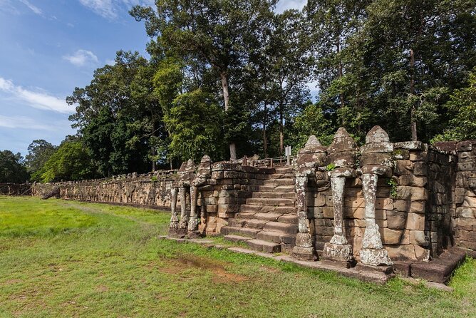 2days Explore Angkor wat Small Tour & Big Tour + Banteay Srei (Private tour) - The drivers and the small details matter