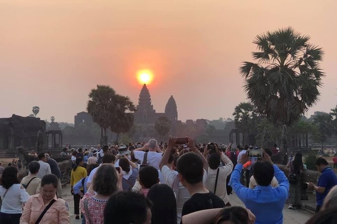 3-D Angkor Temples With One Sunrise - Day three: Kompong Khleang and the Roulous temples