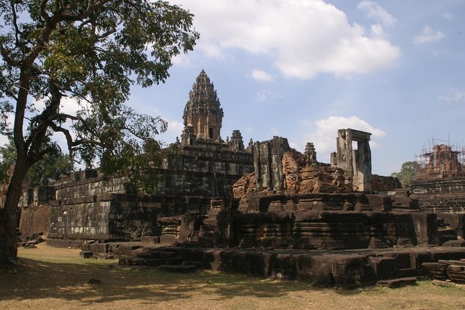 3-Day Angkor, Lake-side Village & Roluos Temples Tour - Day one: Angkor Thom, Ta Prohm and the sunset crowd