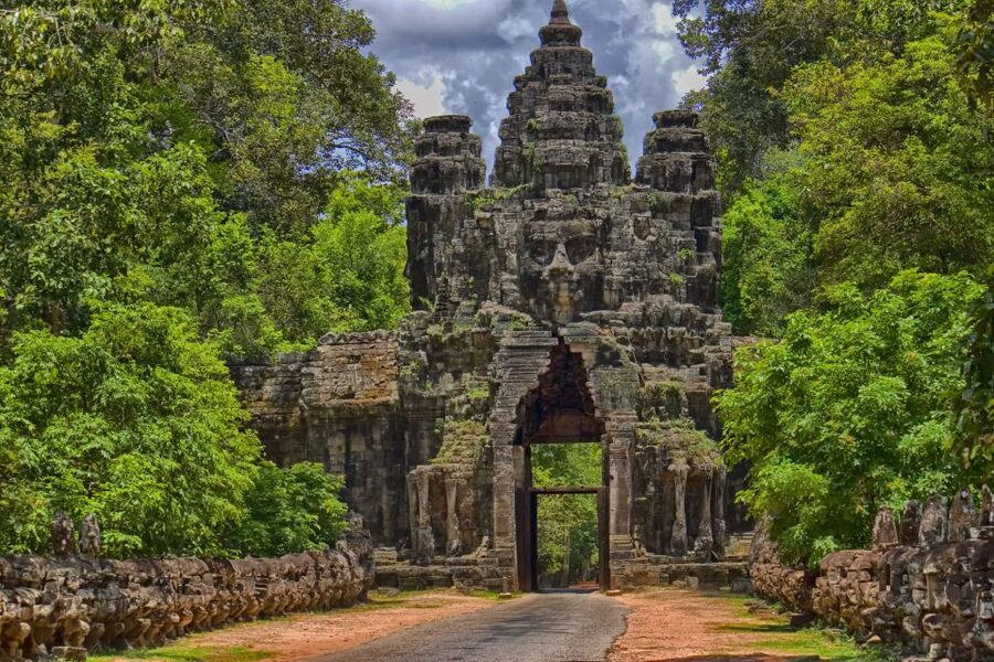3-Day Angkor Wat & All Interesting Temples With Beng Mealea - Day three: early Khmer temples and unrestored Beng Mealea