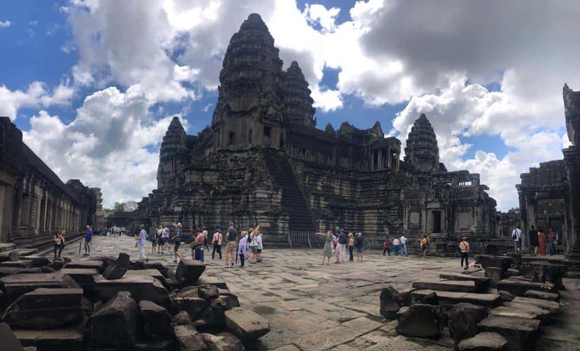 3-Day Exploring Angkor Wat & Siem Reap Highlights Tour. - Wat Thmei and a difficult part of Cambodia’s past