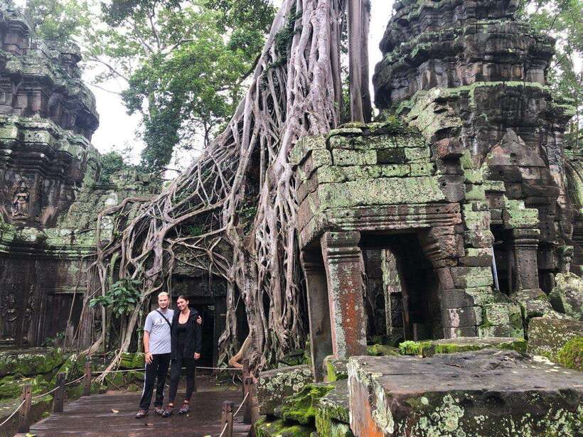 3-Day Exploring Angkor Wat & Siem Reap Highlights Tour. - Guides, vehicles, and the pace of the days