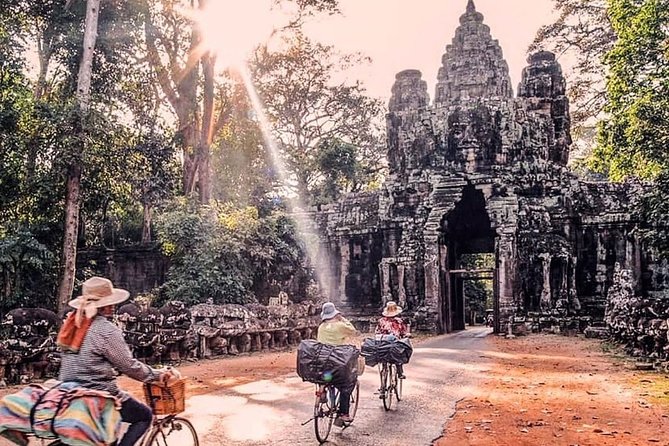 3-Day Tour(Unforgettable Angkor Temple Complex, Banteay Srei& Floating Village) - Day two: sunrise at Angkor Wat and the Roluos Group