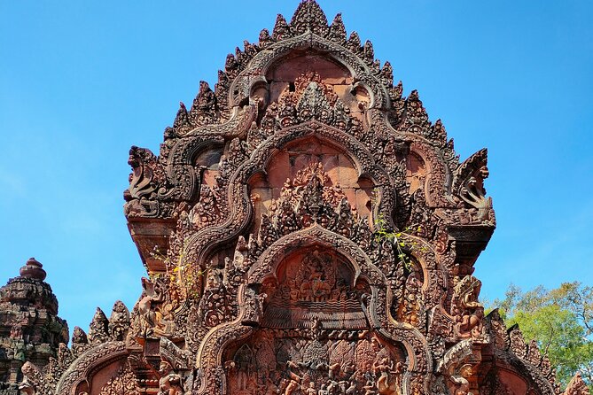 3-Days Private Angkor Wat Sunrise/Sunset Tours & Floating Village - Day Two: Smaller temples and Banteay Srei