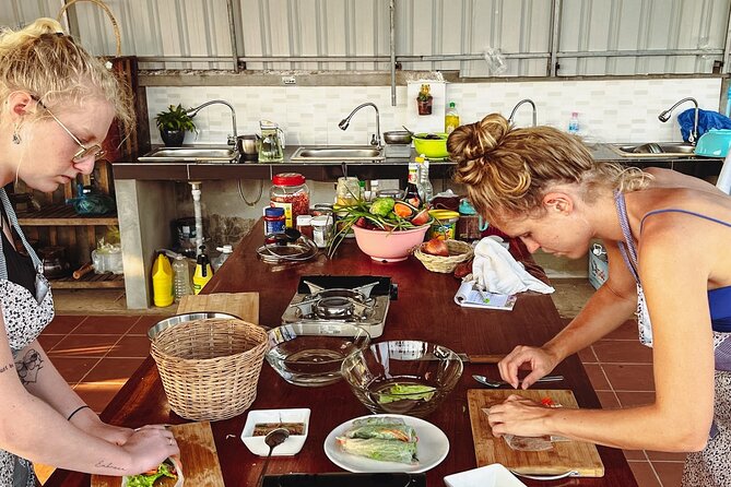 3-Hour Siem Reap Guided Cooking Class and Market with Pick up - Seeing Cambodian ingredients at a local market
