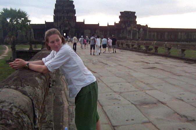 4-Day Cambodia Highlights Tour from Phnom Penh with Angkor Wat - Private vehicles, guides, hotels, and the pace of the trip