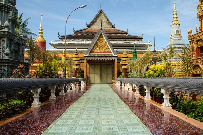 4-Day Tour from Siem Reap to Phnom Penh - Angkor Thom and the great temple circuit