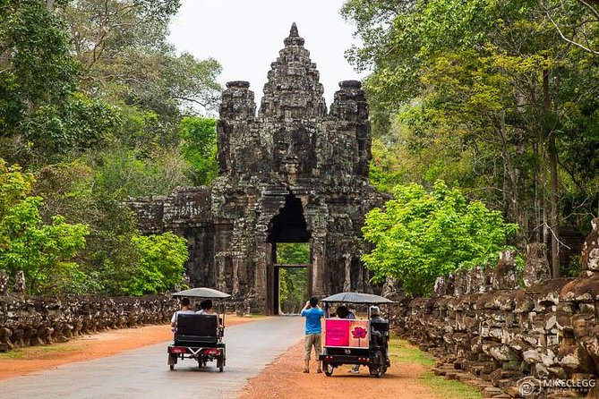 7-must See Temples in Angkor Park (Private Guided Tour) - Neak Pean adds water and a quieter change of pace