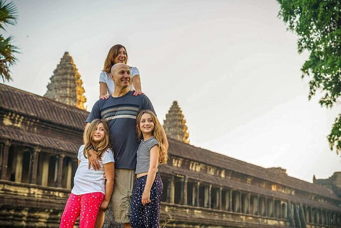 A Day Trip to Angkor Wat, Bayon, Taprohm from Phnom Penh - Srah Srang: a needed pause before the afternoon