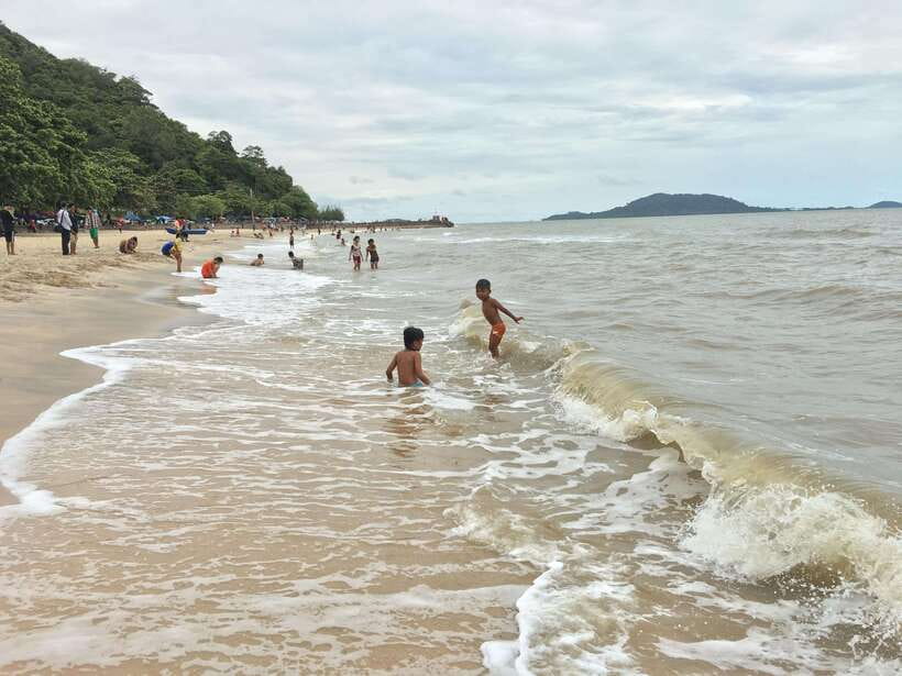 A Day Trip to Kep Beach and Kampot from Phnom Penh - The long morning drive from Phnom Penh