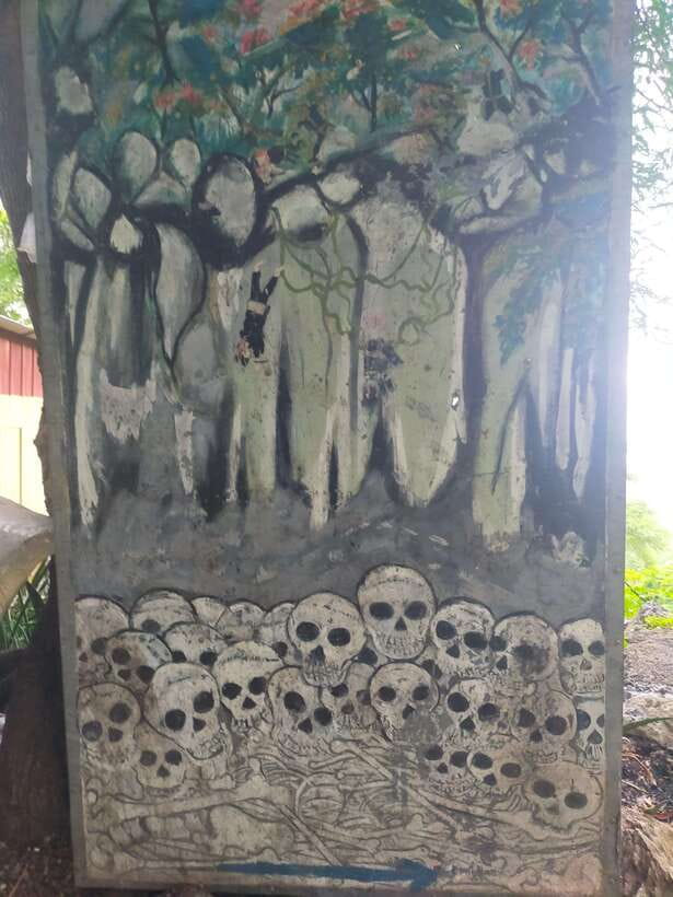 A Day TukTuk Handicrafts Bambootrain Killing&BatCaves,Sunset - Ek Phnom: Buddha images beside an Angkorian ruin