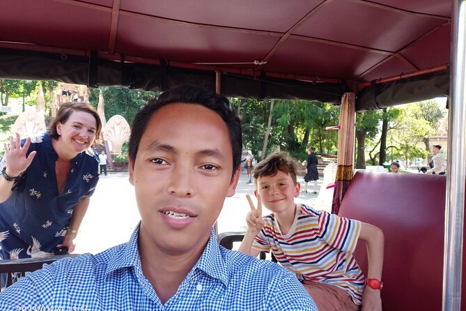 A Full Day Tour for Royal Palace, S21, Killing Fields & More - A thoughtful introduction to Phnom Penh