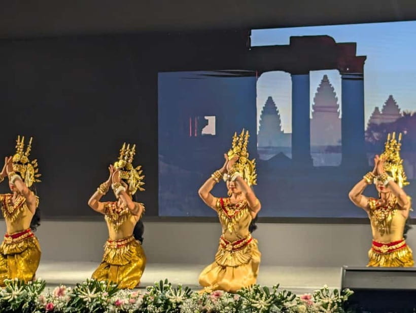 A Night To Remember: Apsara Dance Show with Buffet Dinner - The buffet gives you room to experiment