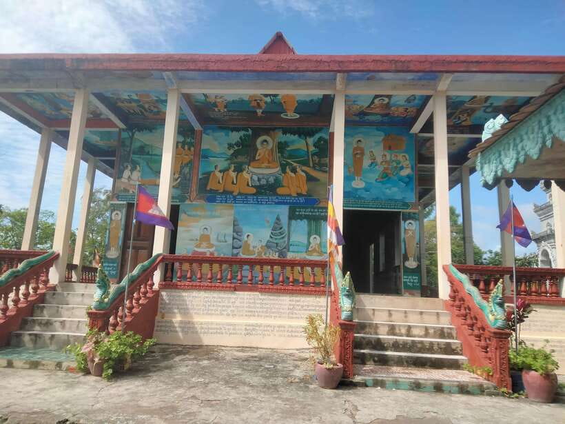 Afternoon Tour: Bamboo Train, Killing Cave &Bat Cave - Phnom Sampov and Cambodia’s painful past