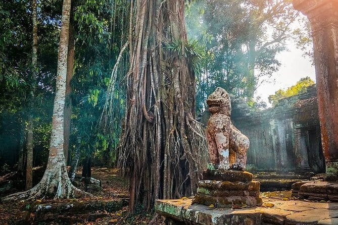 Amazing full day TUKTUK tour - Srah Srang and Banteay Kdei near the water
