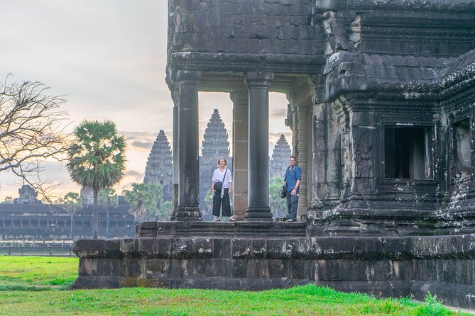 Angkor Adventure Vespa Tour / Tuk Tuk or Car - Why a Vespa works well at Angkor