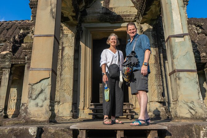 Angkor Adventure Vespa Tour / Tuk Tuk or Car - Lunch at Srah Srang and time with local life