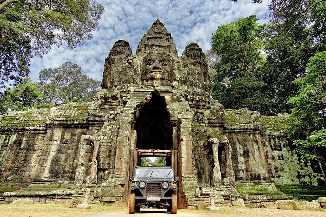 Angkor Explorer by Cambodiajeep - Ta Prohm, the jungle temple in one hour