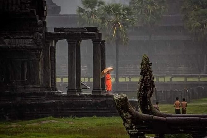 Angkor Full Day Tour All The Main Temples - Bayon’s smiling faces
