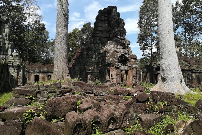 Angkor Grand Circuit Temples Tour - Neak Pean and its unusual water setting