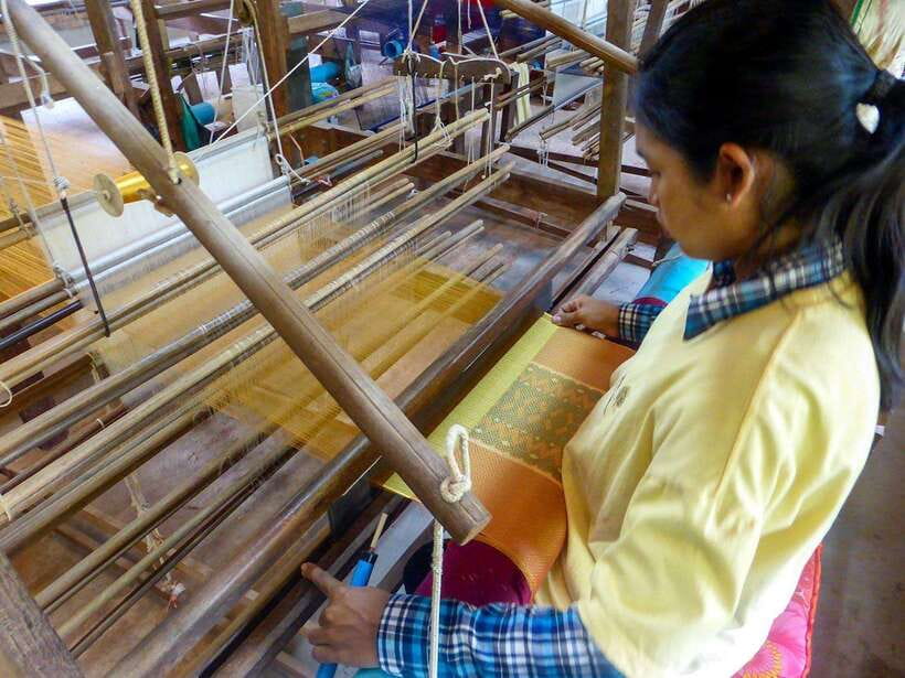 Angkor Silk Farm & Lotus Silk Farm: Siem Reap Discovery Tour - Who should book this $25 experience?