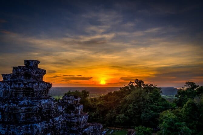 Angkor Sunrise Adventure Private Tour - Bayon and the faces of Angkor Thom