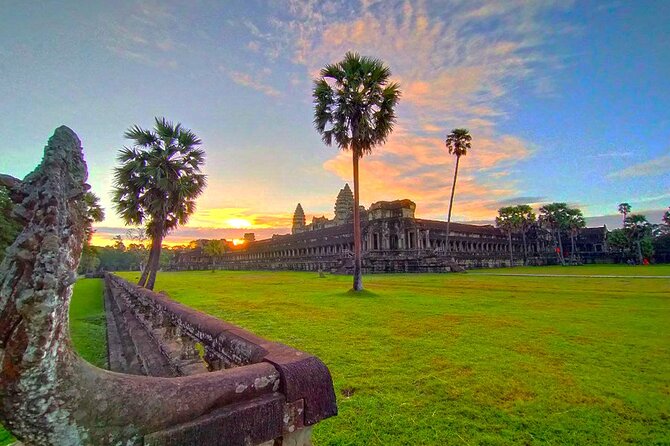 Angkor Sunrise Bike Tour - Breakfast & Lunch included - The quieter temple stop
