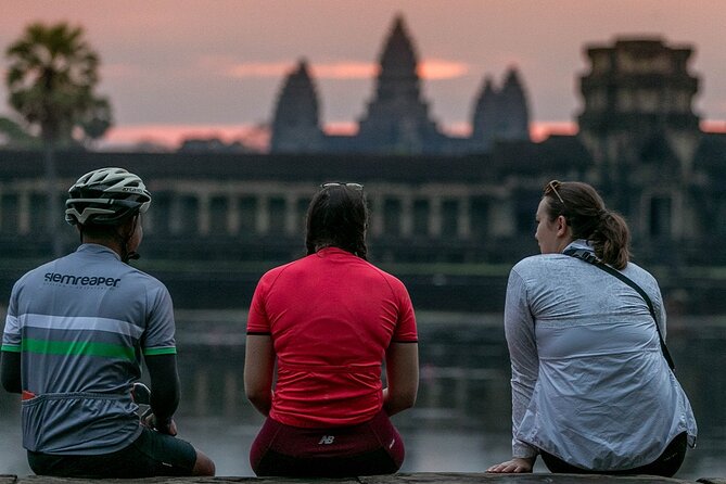 Angkor Sunrise Bike Tour / E-Bike or Tuk Tuk - Angkor Wat before breakfast