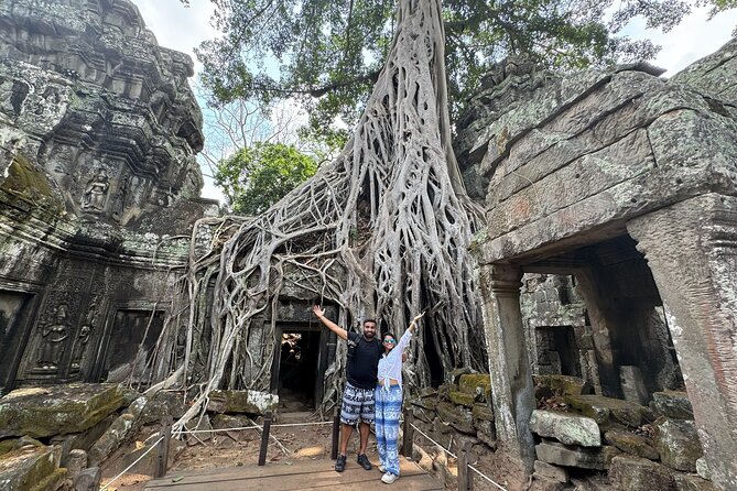Angkor Wat 1-Day Tour by Private Car or Minivan - Guide quality and flexibility