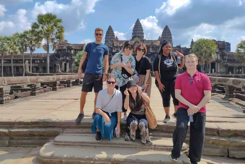 Angkor Wat 2-Day complex Sun rise & Sun set with Guided Tour - Day 1: Angkor Wat at sunrise, then the small circuit
