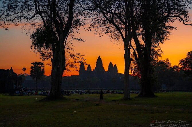 Angkor Wat 2 Days and a Half Temples & Tonle Sap-Small Group Tour - Day one: Pre Rup, Banteay Srei, Neak Pean, and Preah Khan